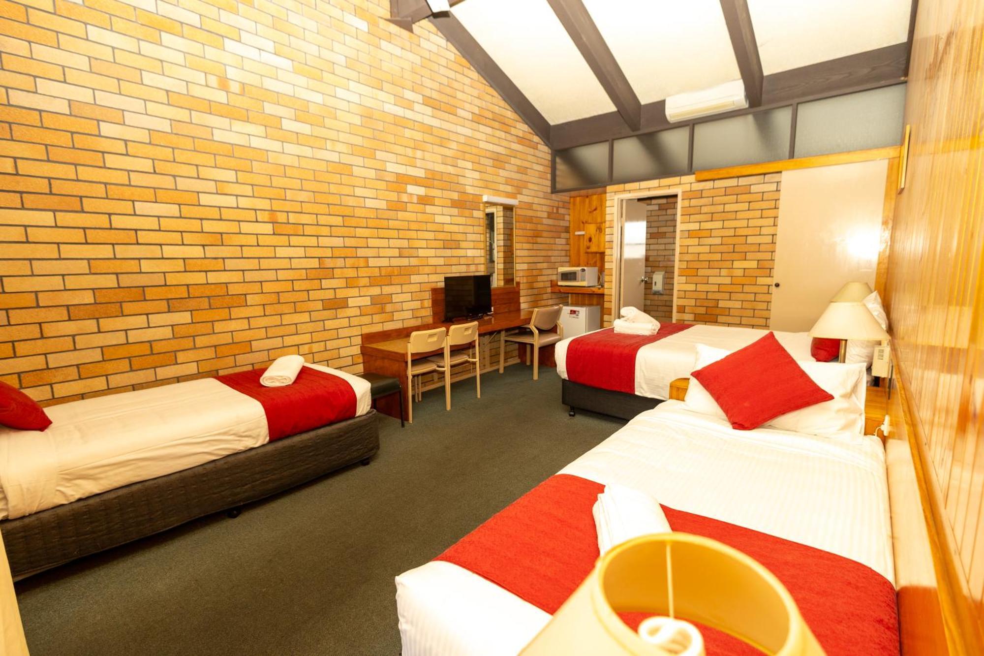 All Travellers Motor Inn Coonabarabran Extérieur photo