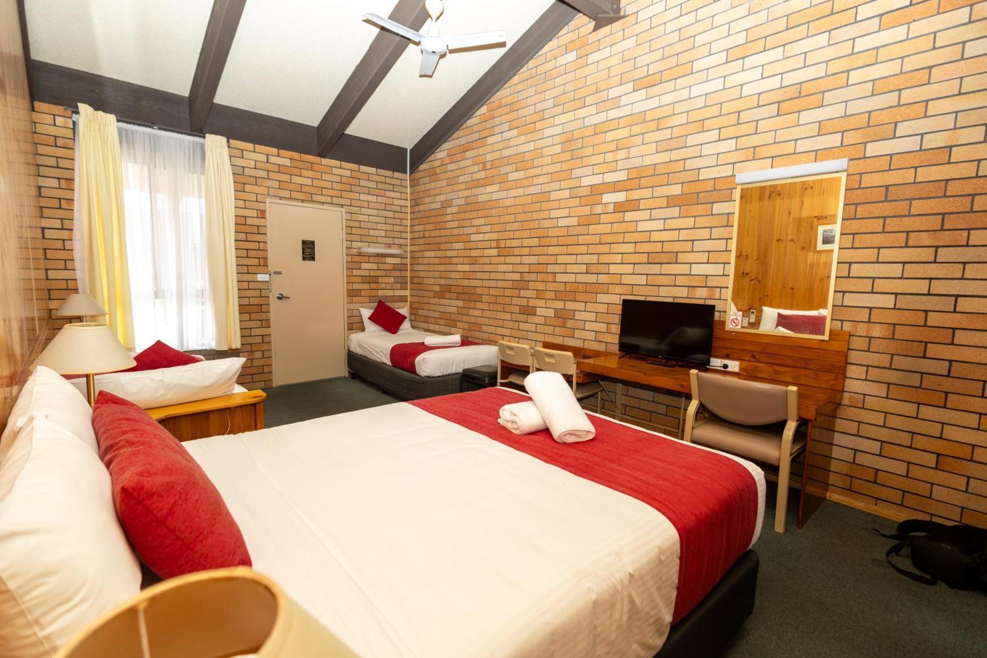 All Travellers Motor Inn Coonabarabran Extérieur photo